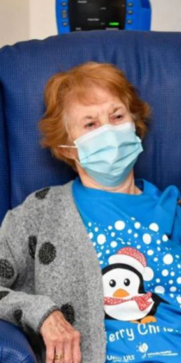 ब्रिटेन में हुई कोरोना टीकाकरण की शुरुआत 