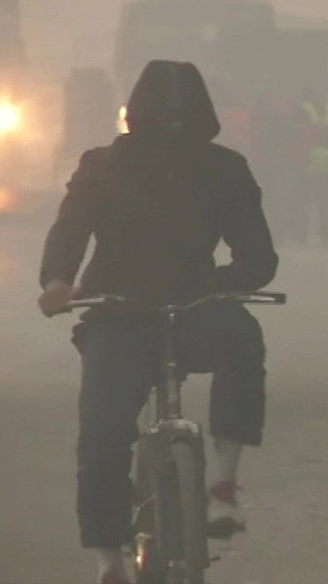 दिल्ली: कोहरे के साथ भयंकर ठंड, 4 डिग्री पर पहुंचा तापमान