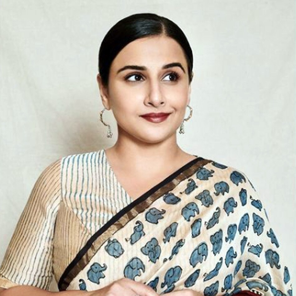 विद्या बालन का ग्लैमरस साड़ी लुक