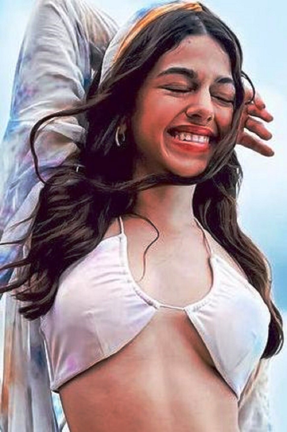 बिकिनी में नजर आईं सैफ की ऑनस्क्रीन बेटी