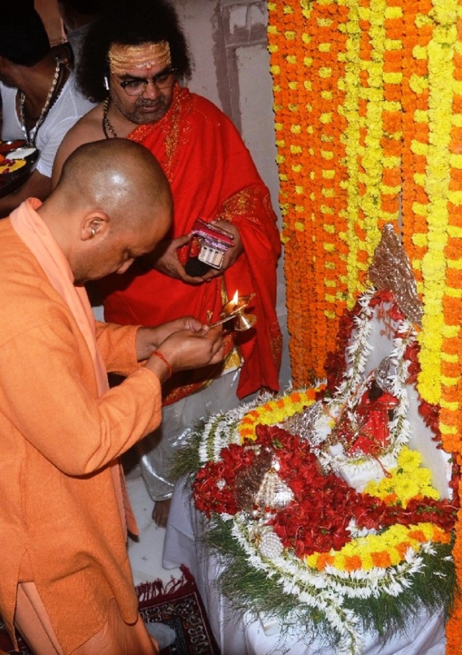 100 साल बाद काशी में विराजमान हुईं मां अन्नपूर्णा 