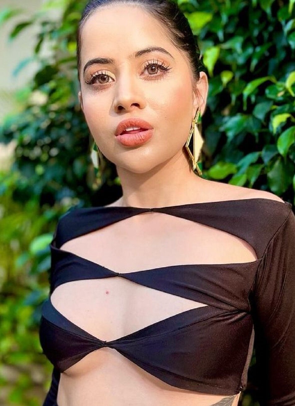 उर्फी ने कॉपी की कैंडल जेनर की कट आउट ड्रेस