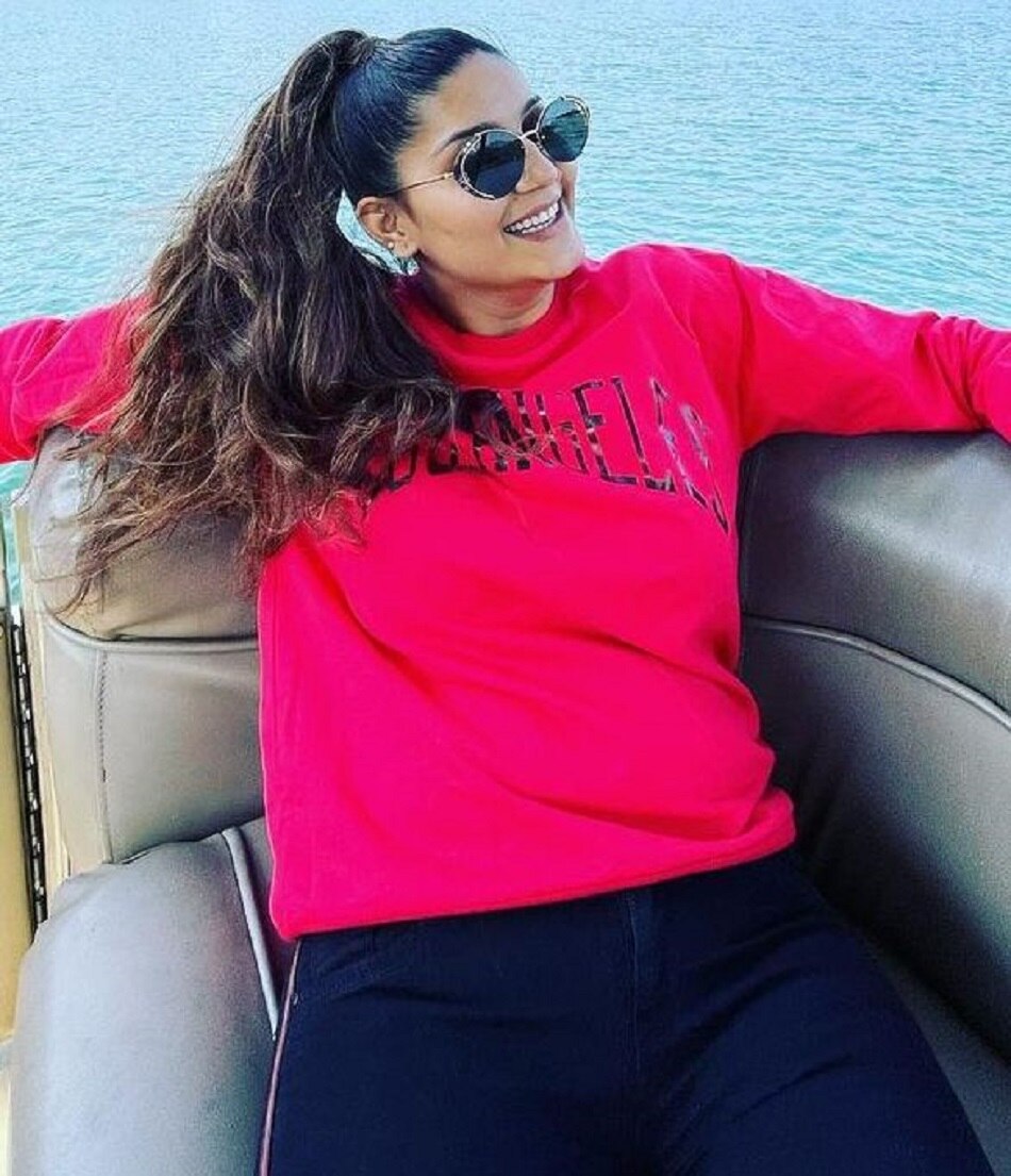 देसी क्वीन सपना चौधरी ने बोट पर यूं की मस्ती