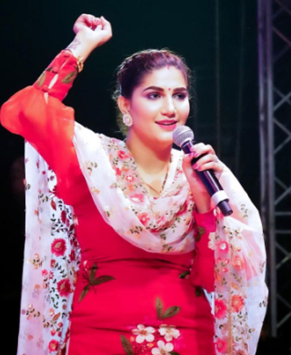 स्टेज पर देसी क्वीन सपना चौधरी का जलवा, देखें फोटोज