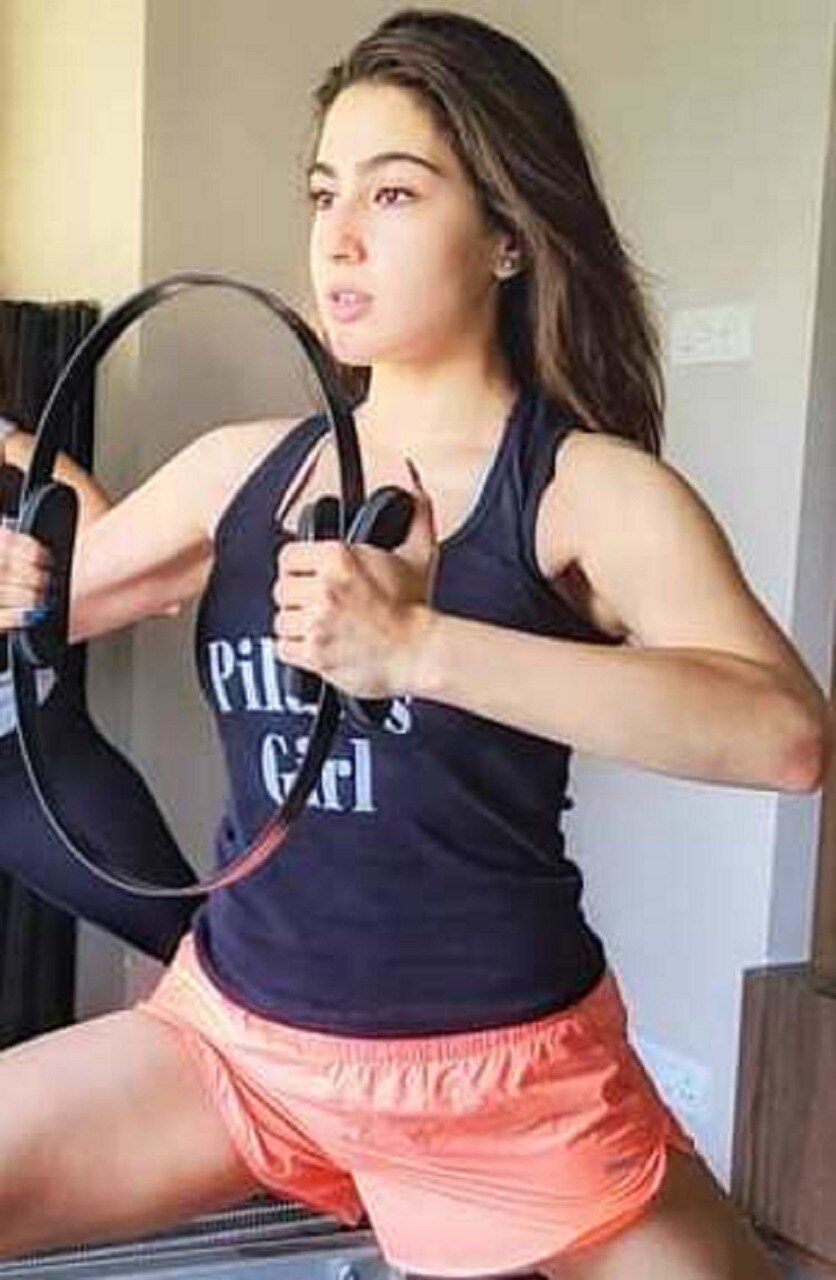 सारा पीरियड्स में भी पहुंचीं जिम, दिया स्ट्रॉन्ग मैसेज