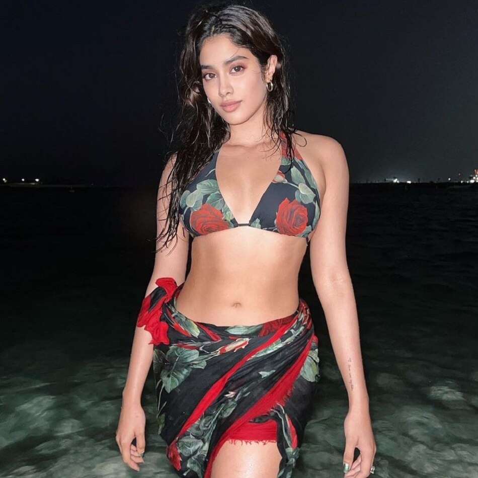 स्विमवियर से लेकर बिकिनी में वायरल हुईं ये हसीनाएं