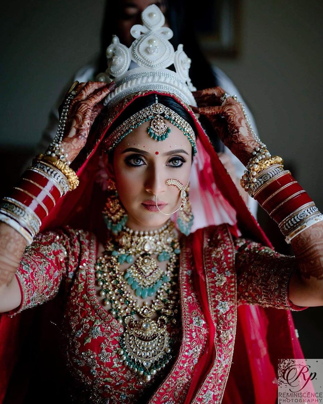 সব্যসাচীর লেহেঙ্গা পরে বিয়ে করলেন মিম