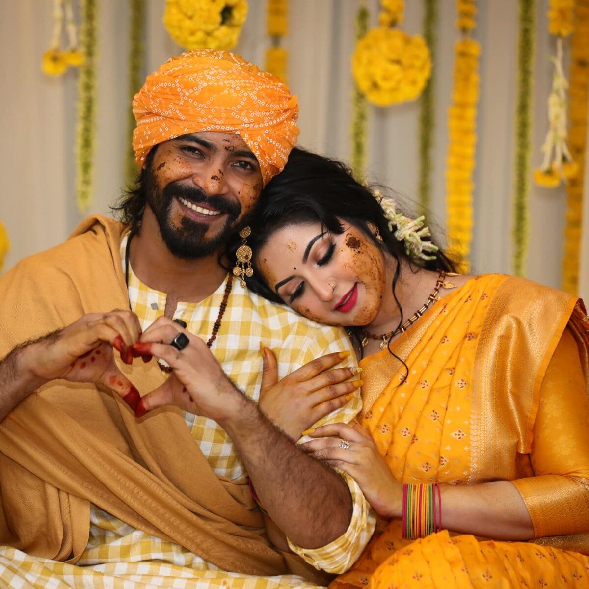 বিয়ে করলেন অন্তঃসত্ত্বা পরীমনি