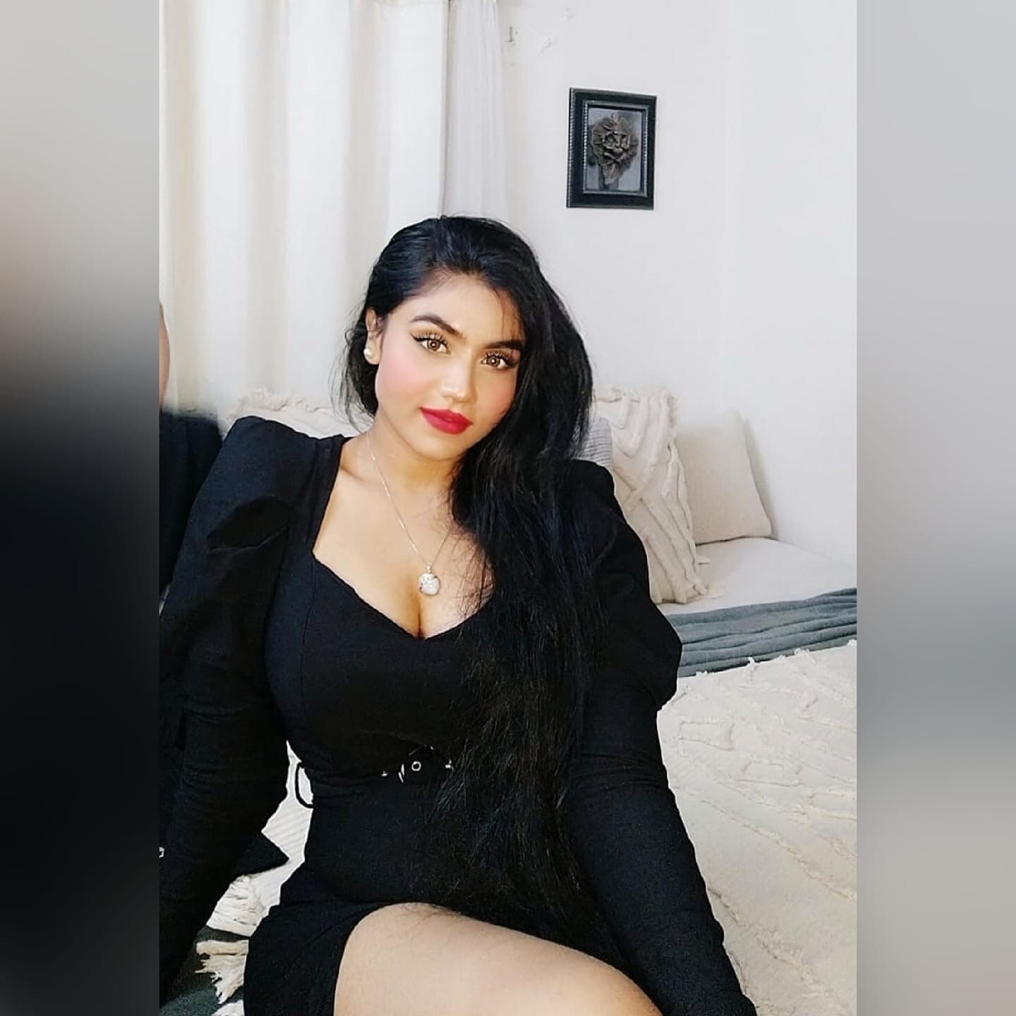 इस खूबसूरत एयर होस्टेस ने क्यों उठाया खौफनाक कदम? 