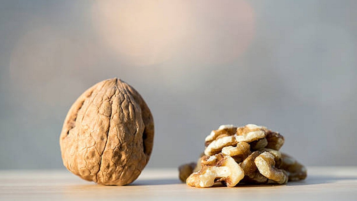 कभी सोचा नहीं होगा, इतने काम की चीज है अखरोट, ये 5 फायदे चौंका देंगे
