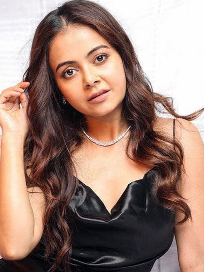 Devoleena Bhattacharjee glamorous look