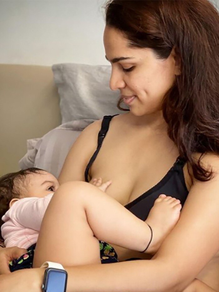 ब्रेस्टफीड कराती एक्ट्रेसेज की फोटो वायरल