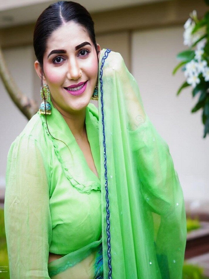 देसी लुक में सपना का दिलकश अंदाज