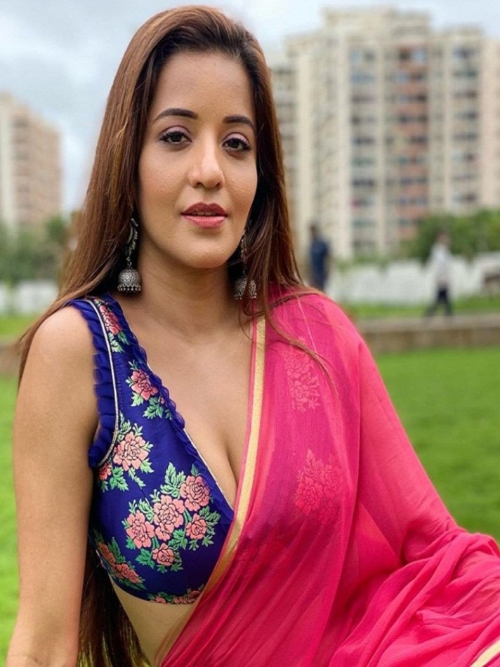 मोनालिसा पर खूब जंचता है पिंक