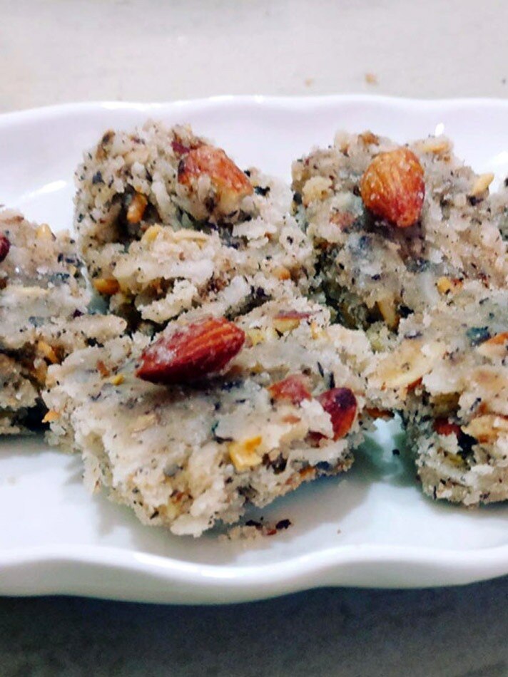 जन्माष्टमी  स्पेशल नारियल पाग 