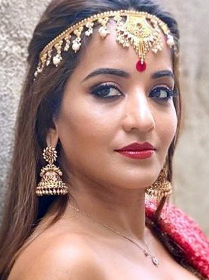 मोनालिसा का ये अंदाज देखकर चौंक गए फैंस!