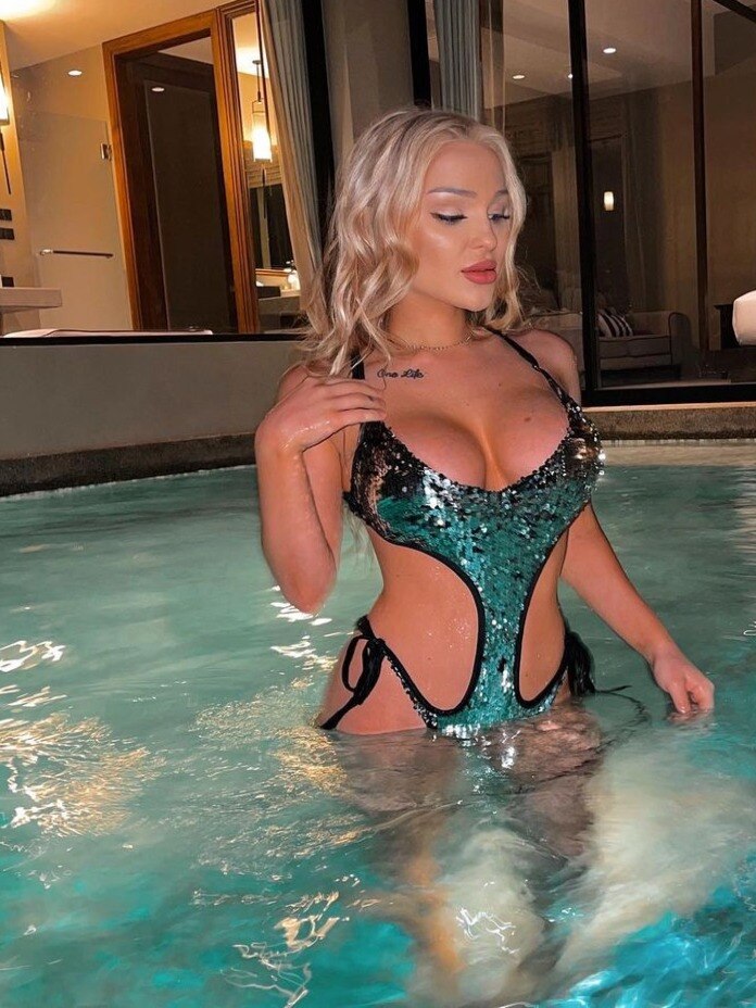 খুবই 'বোল্ড ',মলে ঢোকায় বাধা স্টারকে