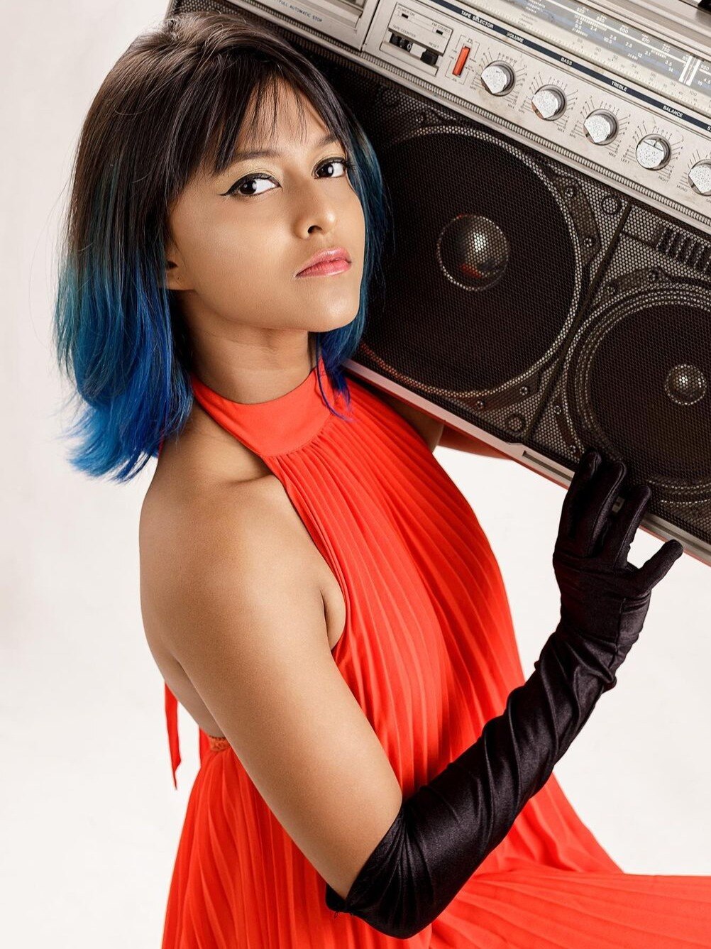 'মানিকে মাগে' খ্যাত ভাইরাল গার্ল ইওহানি