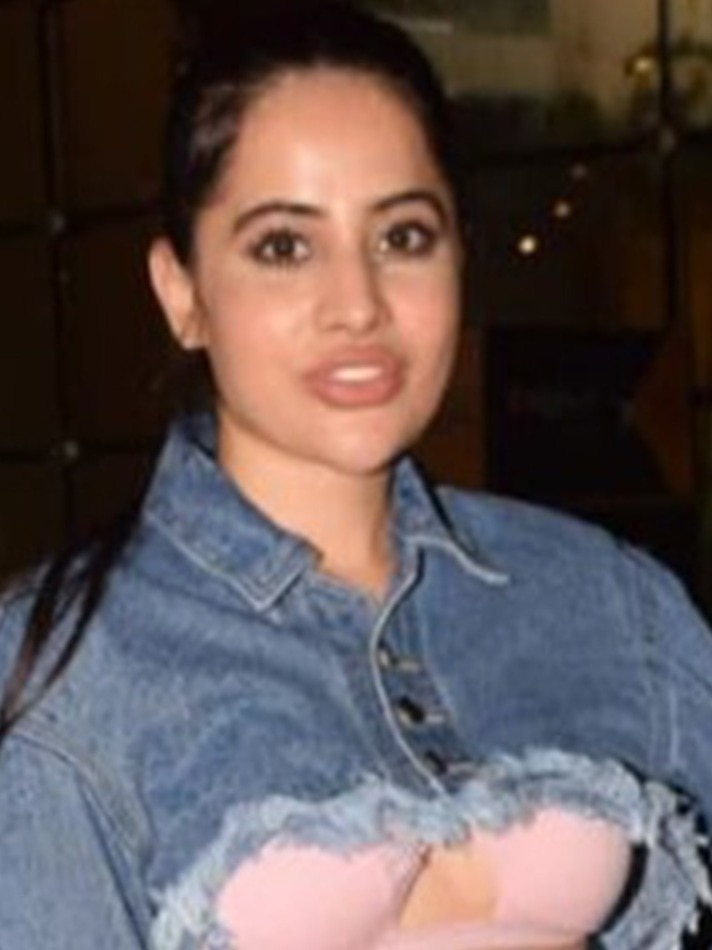 कपड़ों की वजह से ट्रोल के निशाने पर उर्फी जावेद!