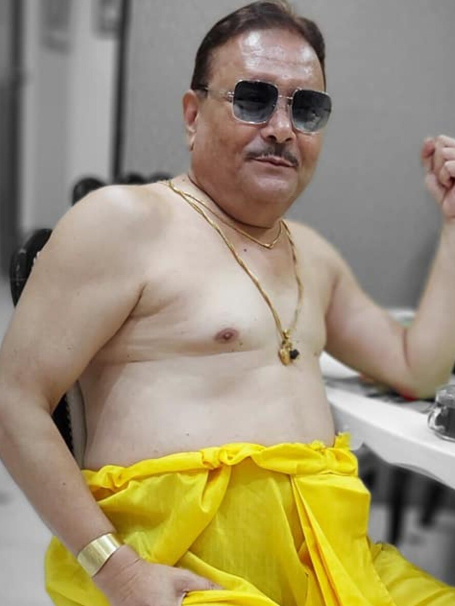 বাহারি লুকে সবসময় Hit মদন, দেখুন VIRAL ছবি