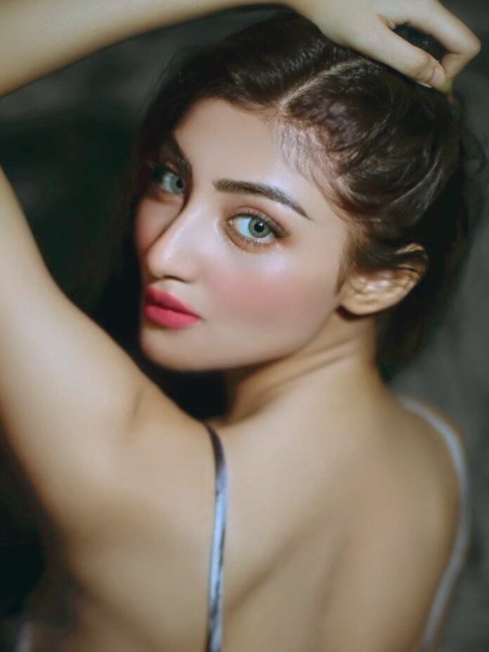 ইনি কি শ্রাবন্তীর হবু বউমা?