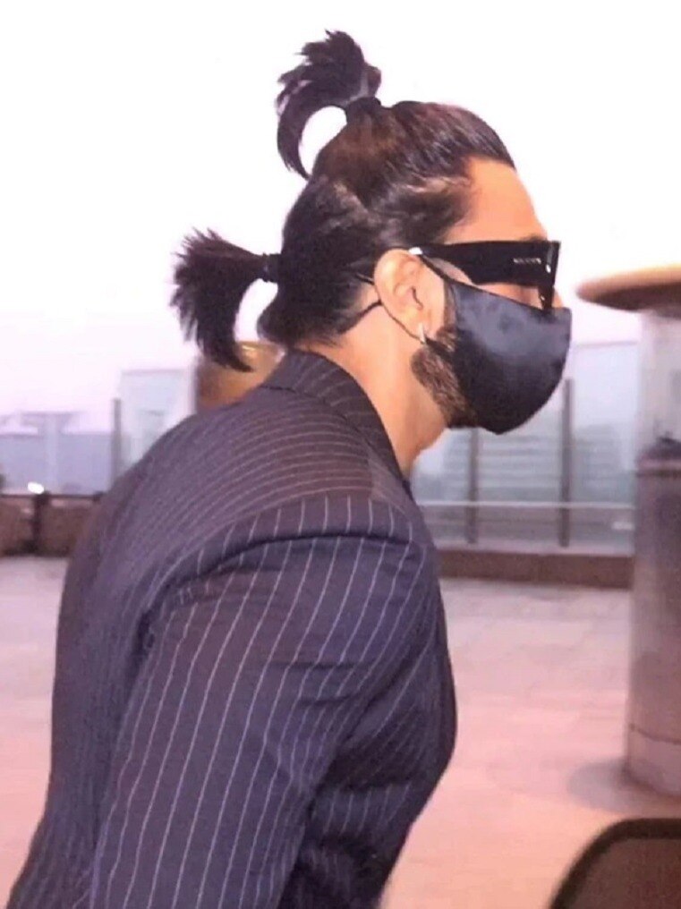 सुर्खियों में 'क्लीवेज किंग' रणवीर का नया लुक