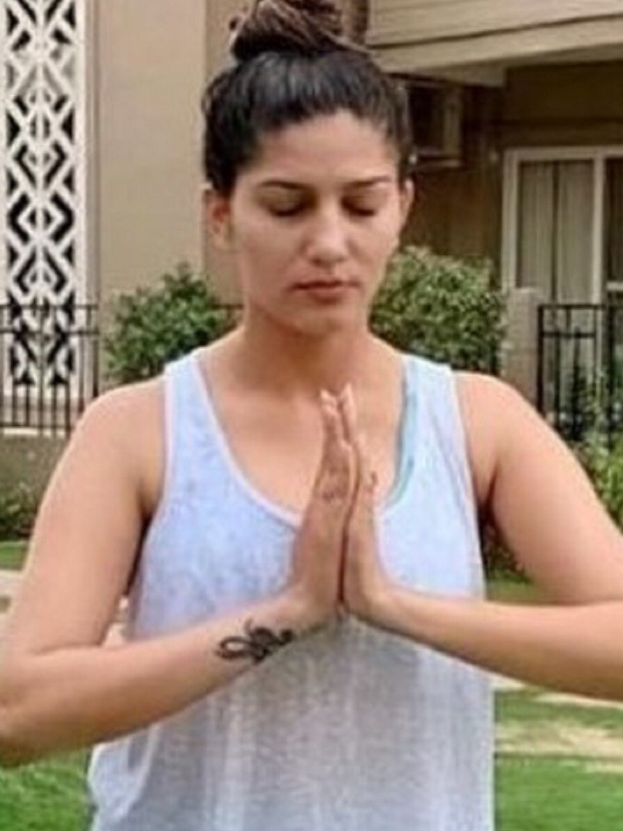 सपना चौधरी को आई मां की गोद की याद!