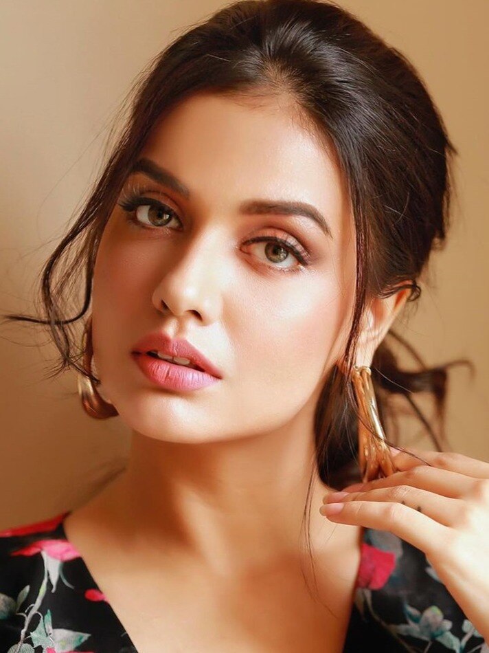 जानिए, कौन हैं बिग बॉस OTT विनर दिव्या अग्रवाल	