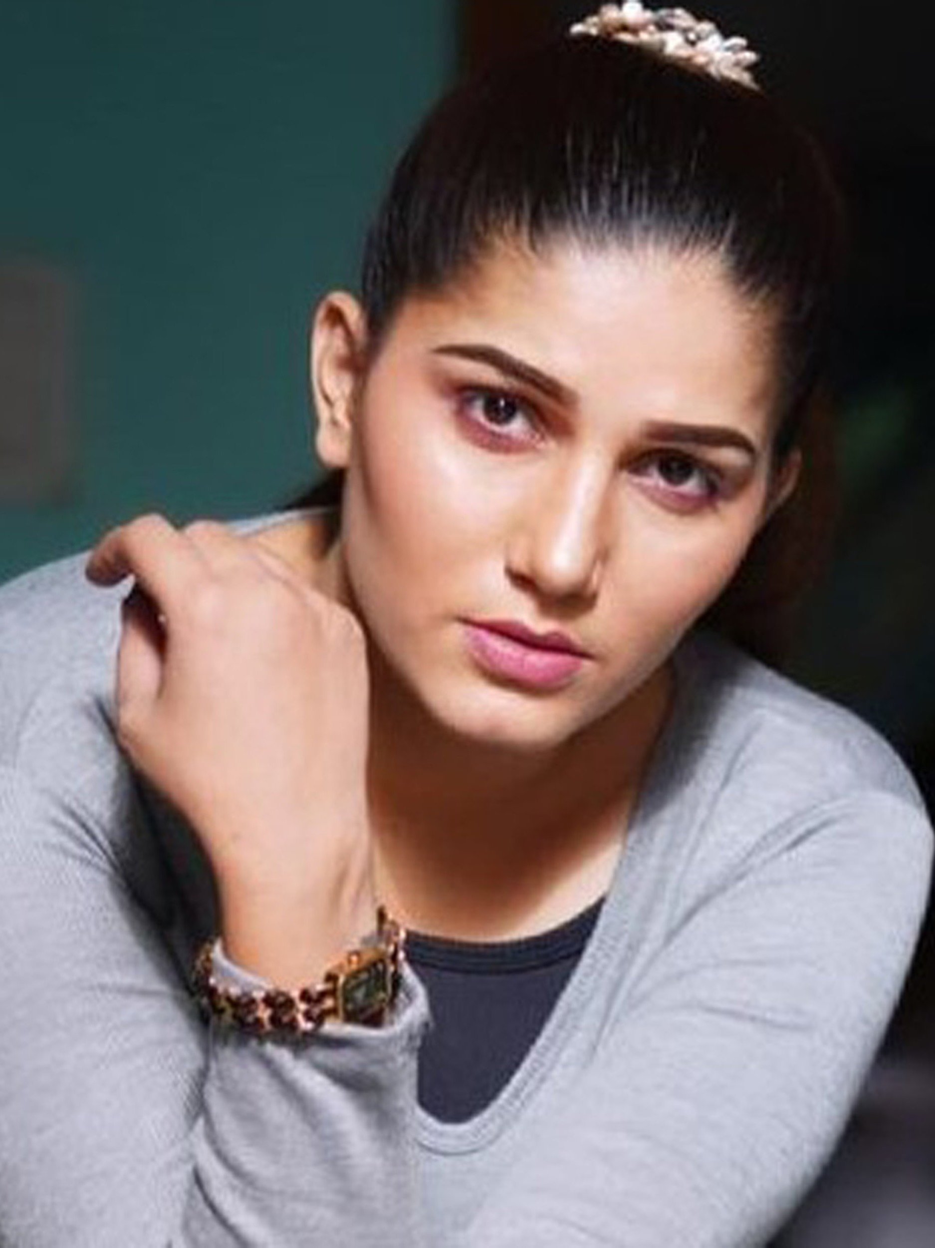 शॉर्ट ड्रेसेज भी पहनती हैं सपना, देखें फोटोज