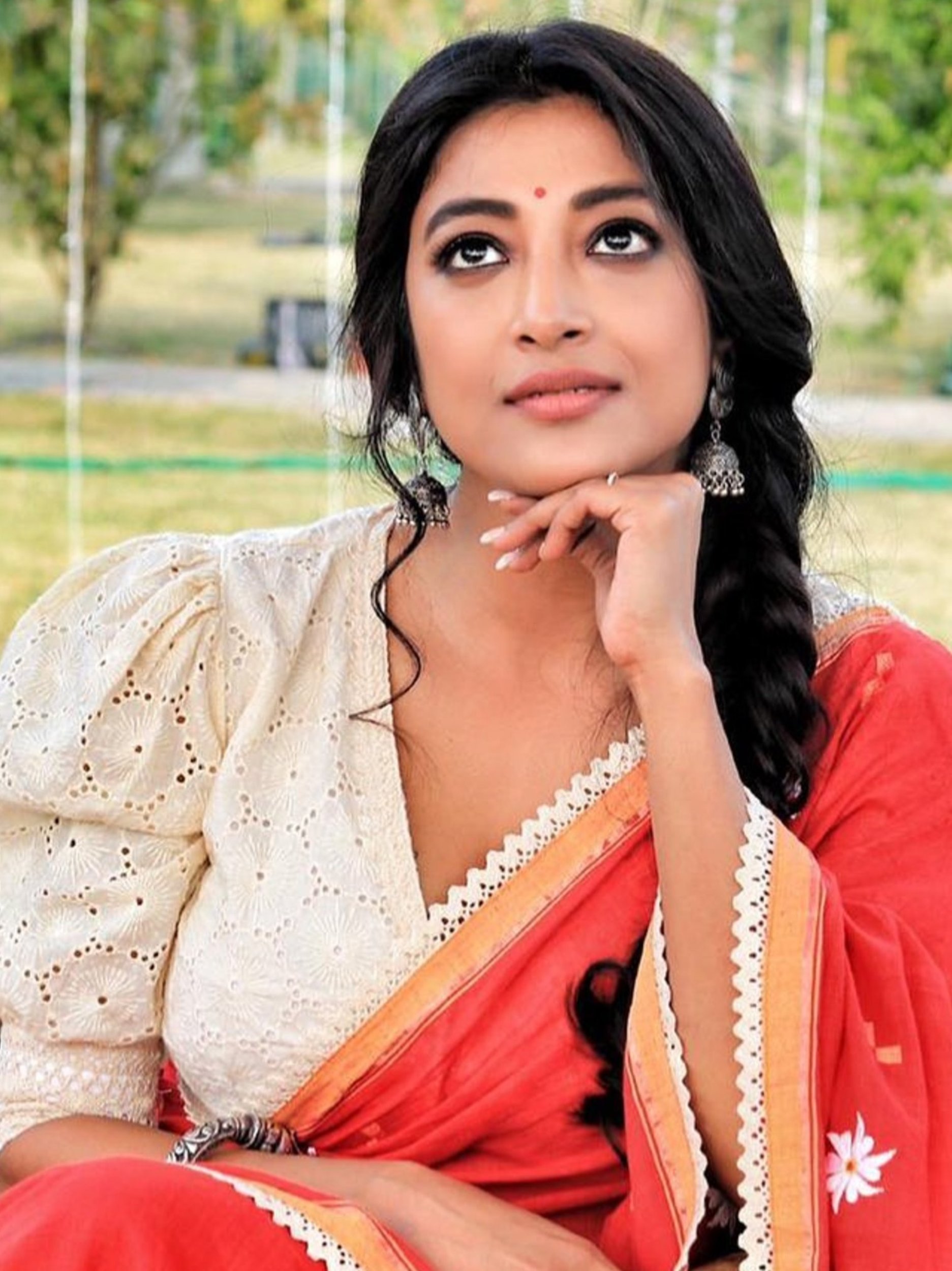 শাড়ি থেকে বিকিনি, সবেই মোহময়ী পাওলি