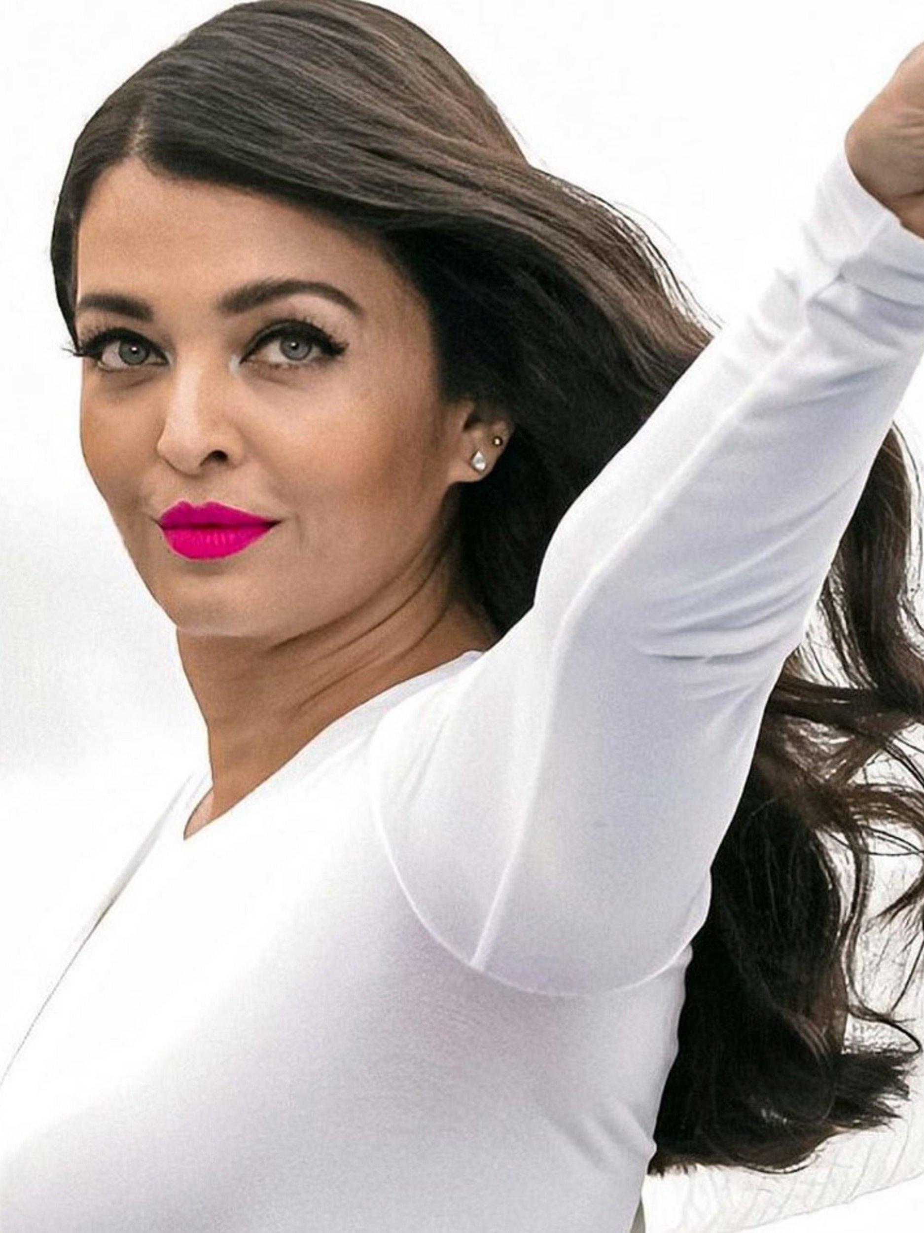 पेरिस फैशन वीक में ऐश्वर्या राय की दिलकश अदाएं