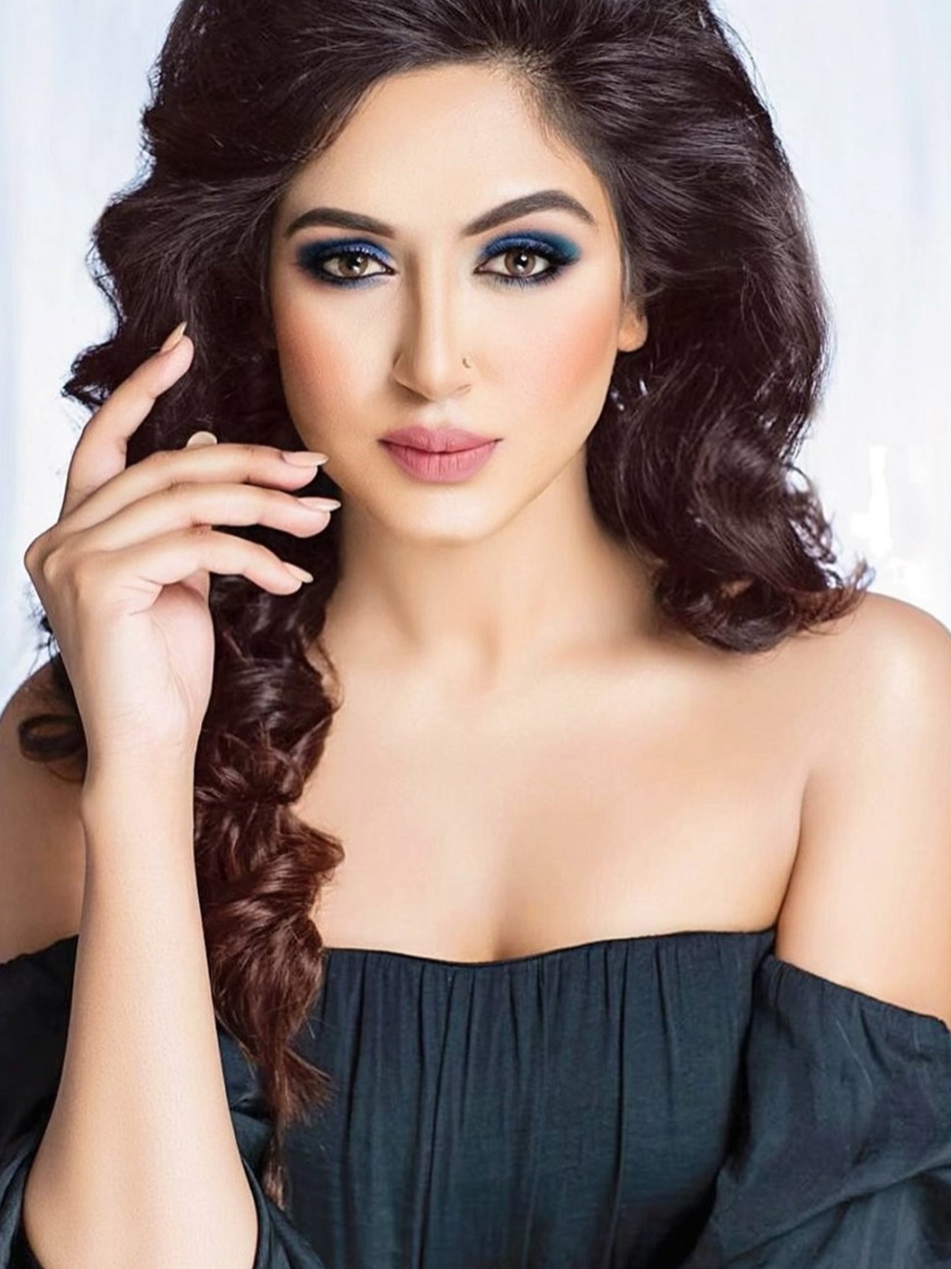 आर्यन के साथ अरेस्ट मुनमुन धमेचा कौन हैं? जानिए