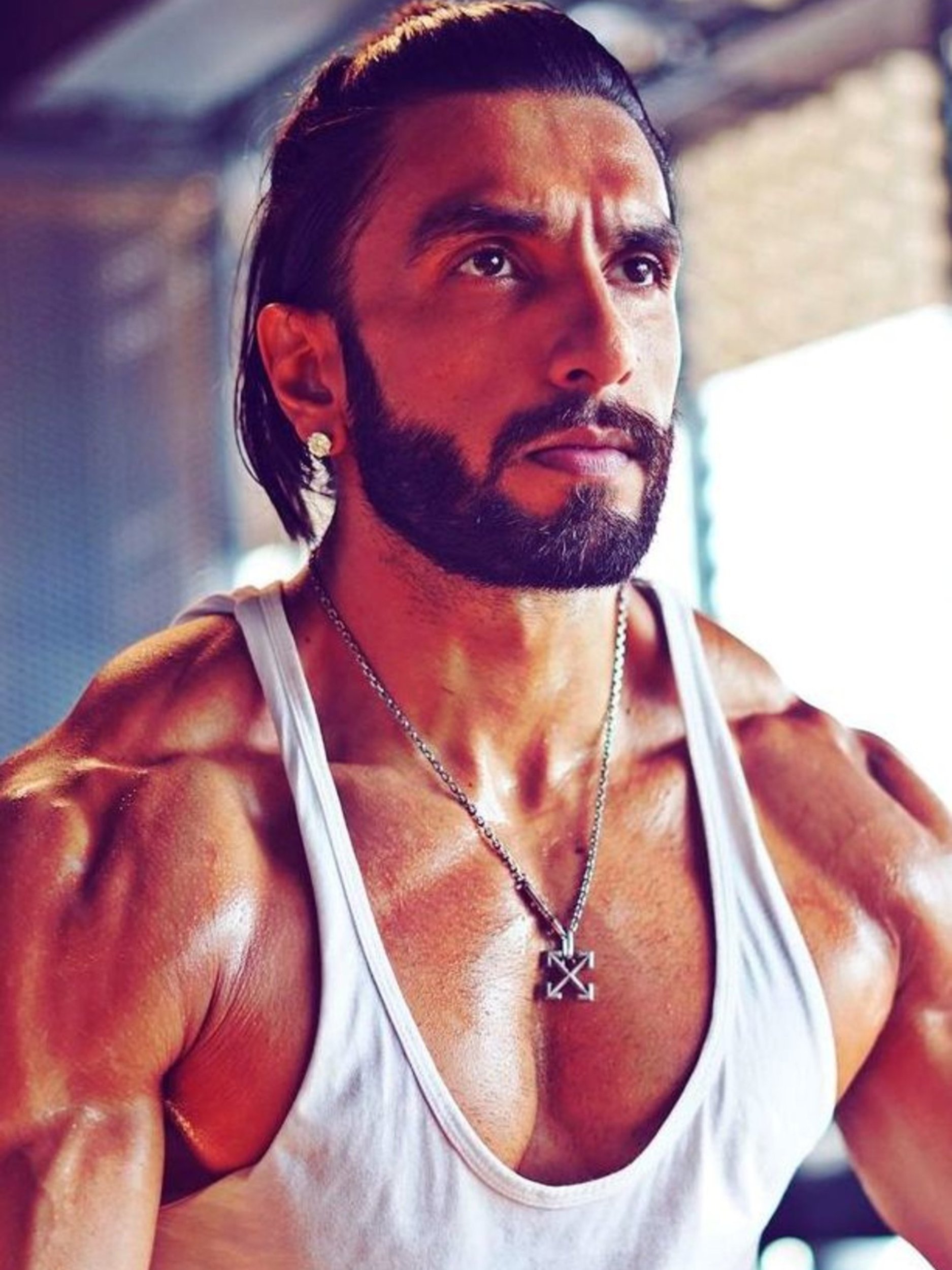 रणवीर जमकर बहा रहे पसीना, बनाई गजब की बॉडी