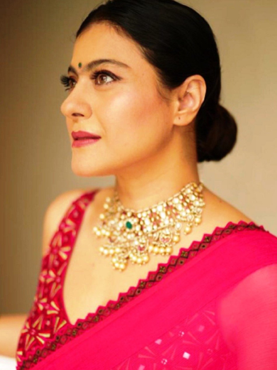 बॉलीवुड एक्ट्रेसेस का दुर्गा पूजा सेलिब्रेशन