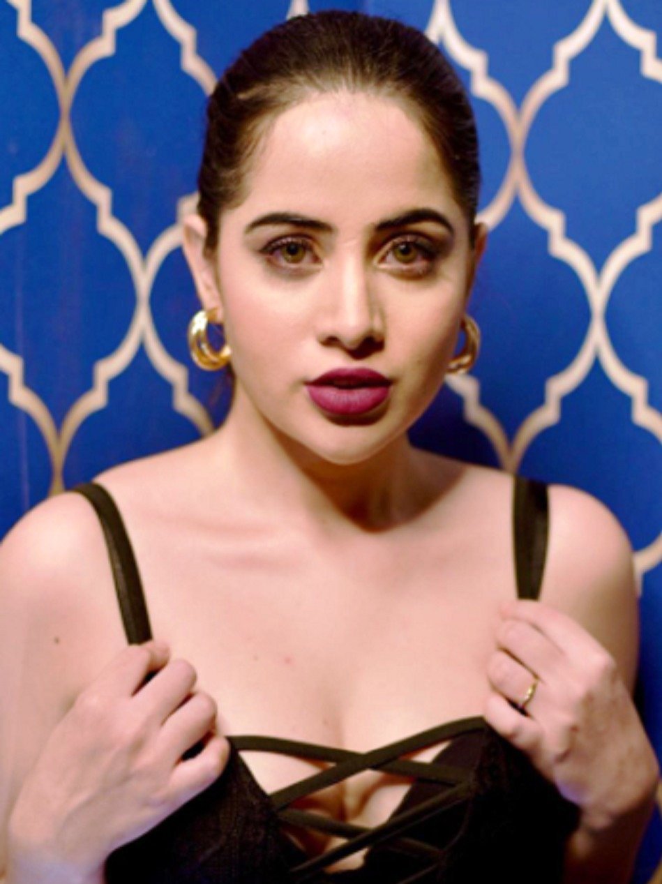 उर्फी ने राखी सावंत संग मचाया धमाल, देखें वीडियो