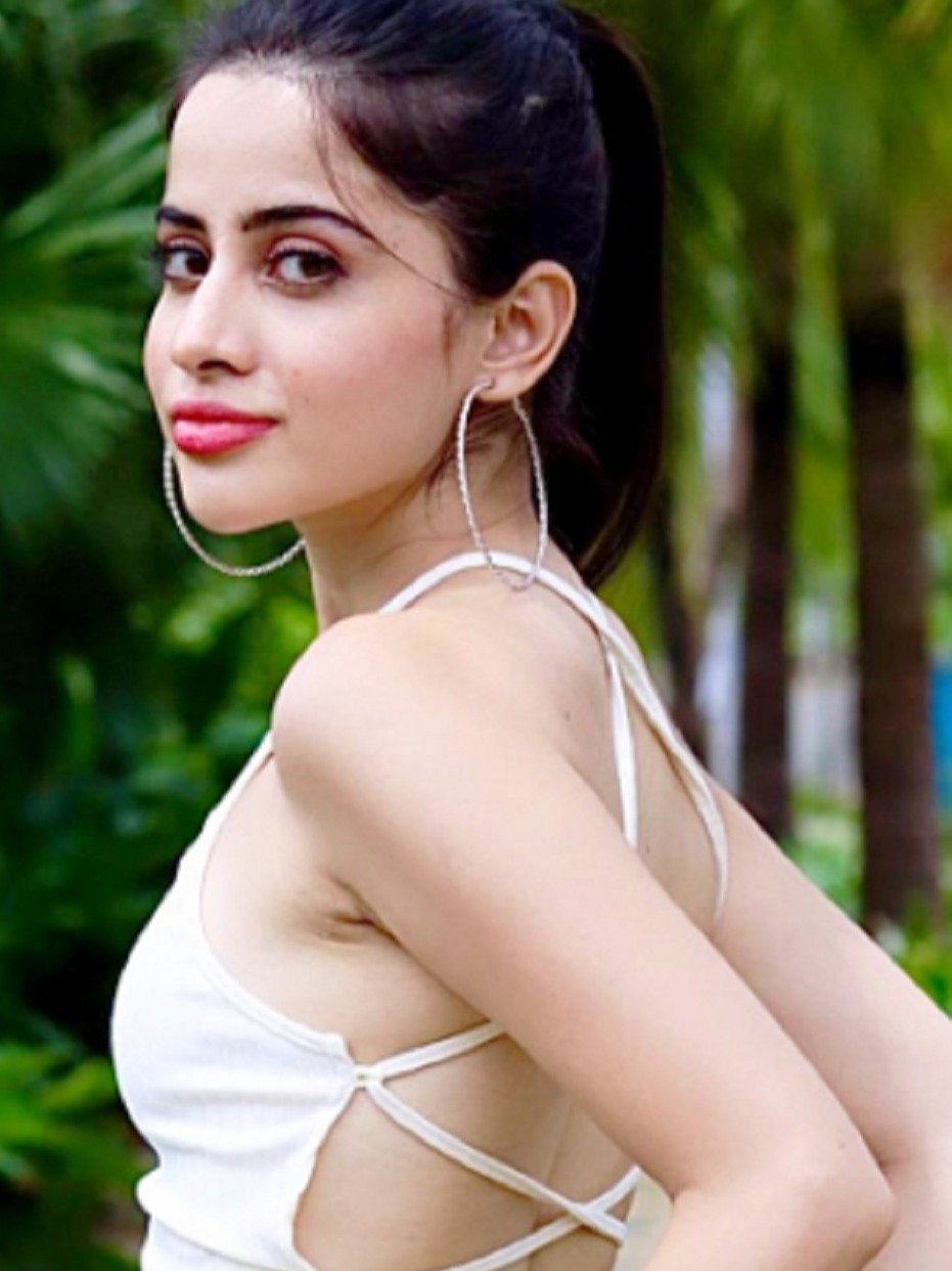 पिज्जा के बारे में क्या सोच रही हैं उर्फी जावेद?