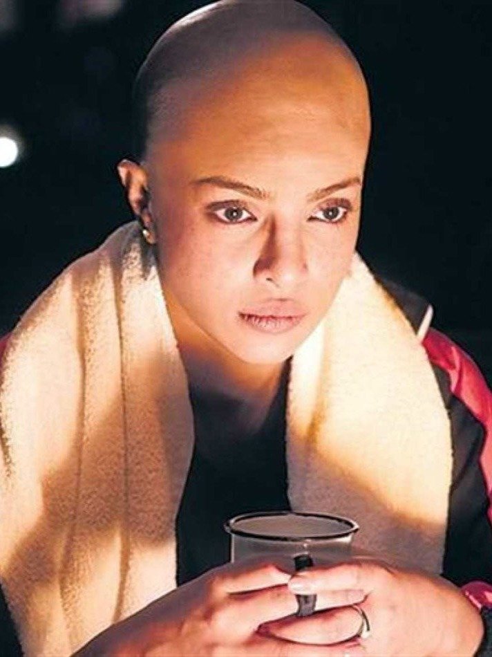 प्रियंका से लेकर शिल्पा, एक्ट्रेसेज ने जब मुंडवाया सिर