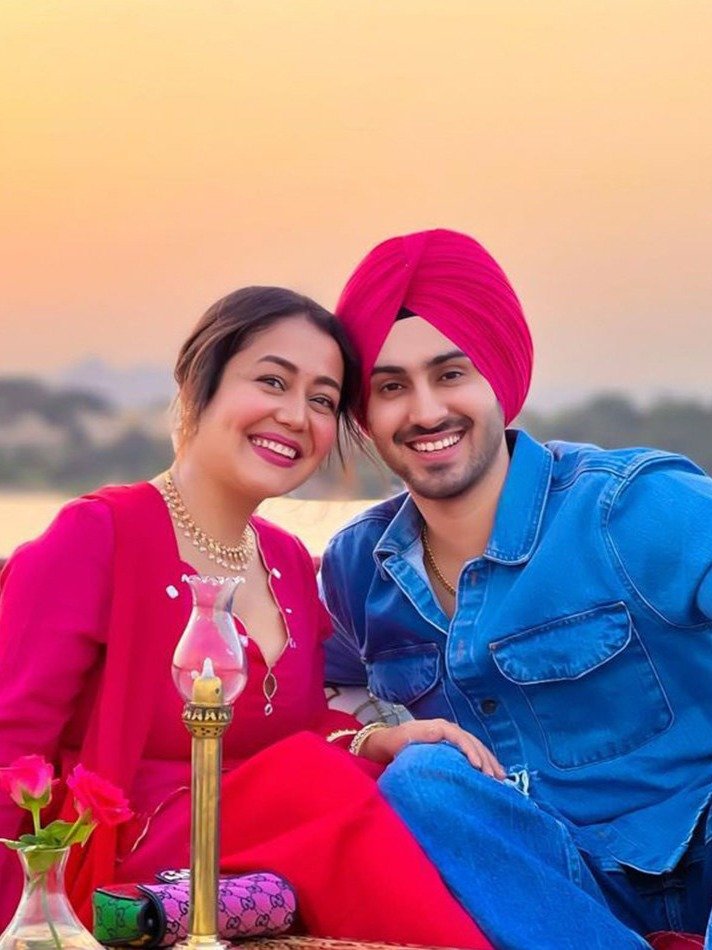 नेहा-रोहनप्रीत ने ऐसे मनाई फर्स्ट वेडिंग एनिवर्सरी