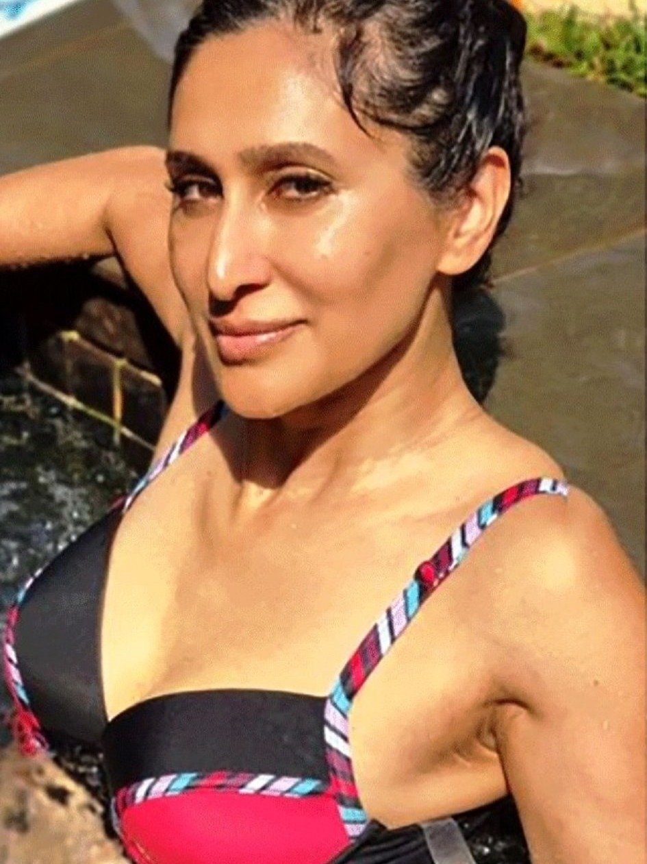 स्विमसूट पर ट्रोल, एक्टर की वाइफ ने दिया जवाब 