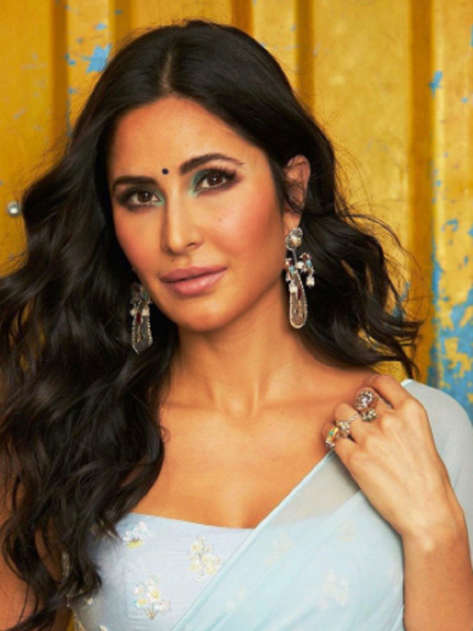 साड़ी में कैटरीना, ट्रेडिशनल लुक में लगीं कमाल