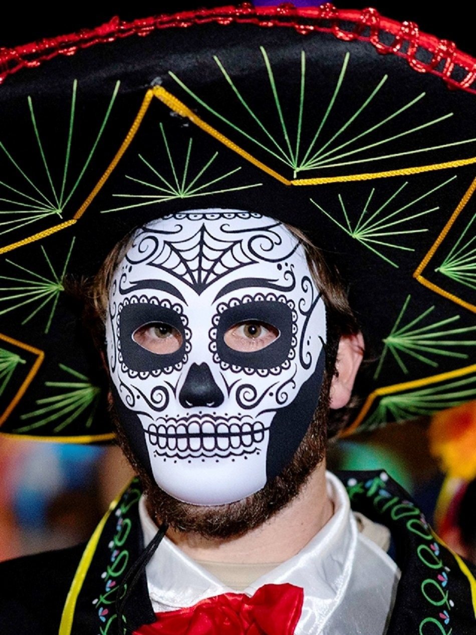 हैलोवीनः इंसानों के जीते जी 'भूत' बनने की होड़ Halloween 2021 know