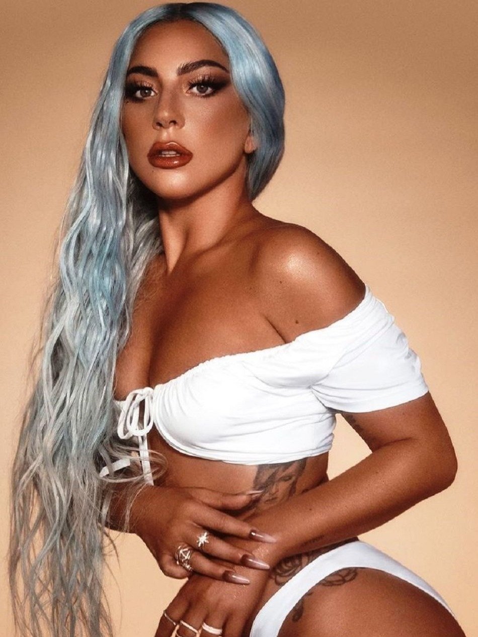 लेडी गागा ने मैगजीन के लिए कराया न्यूड फोटोशूट