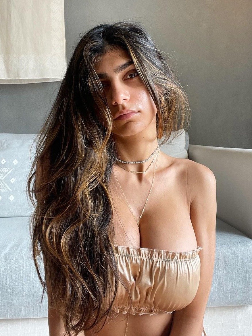 ঘাম বন্ধ করতে ইঞ্জেকশন মিয়া খলিফার