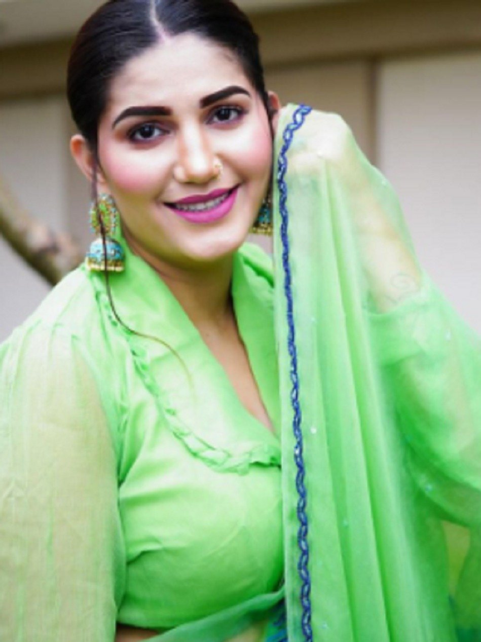 हरियाणवी डांसर सपना ने गाया ये पंजाबी गाना!