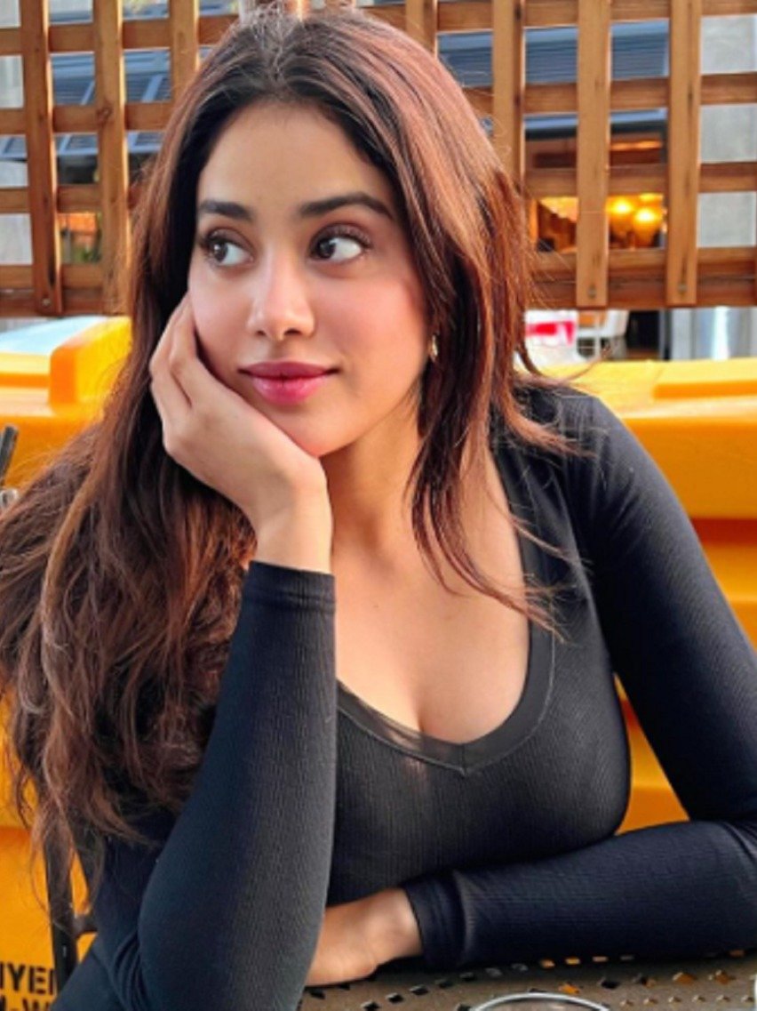 लॉस एंजिल्स की सड़कों पर जाह्नवी ने यूं की मस्ती