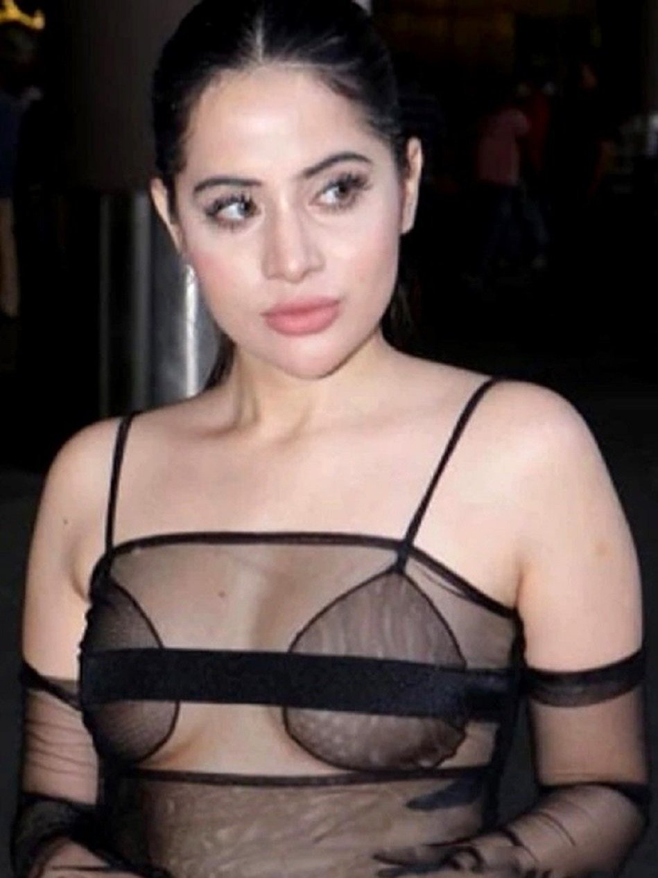 अब पारदर्शी लिबास में दिखीं उर्फी जावेद, हुईं ट्रोल