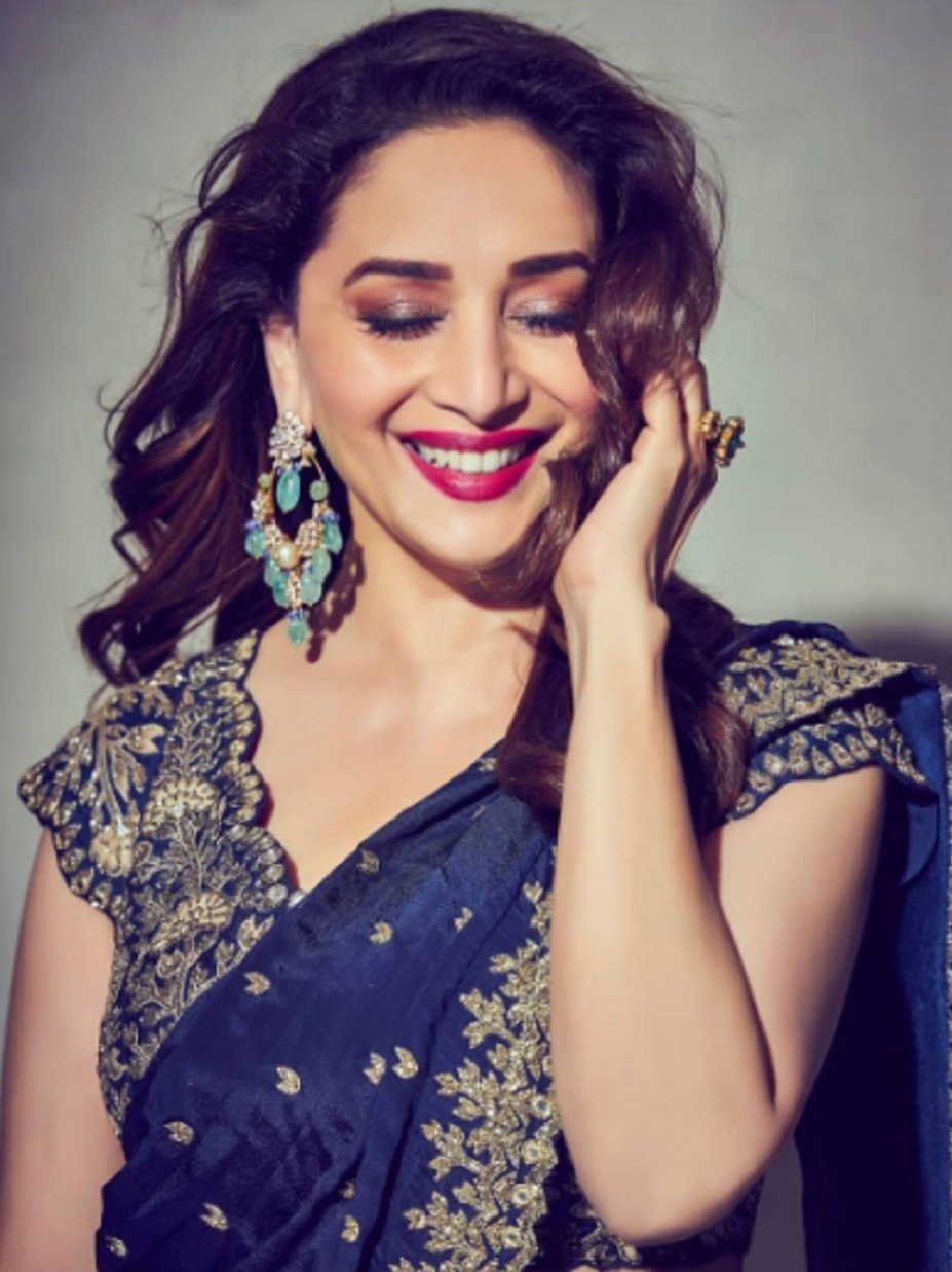 अंग्रेजी गाने पर माधुरी दीक्षित का देसी डांस 