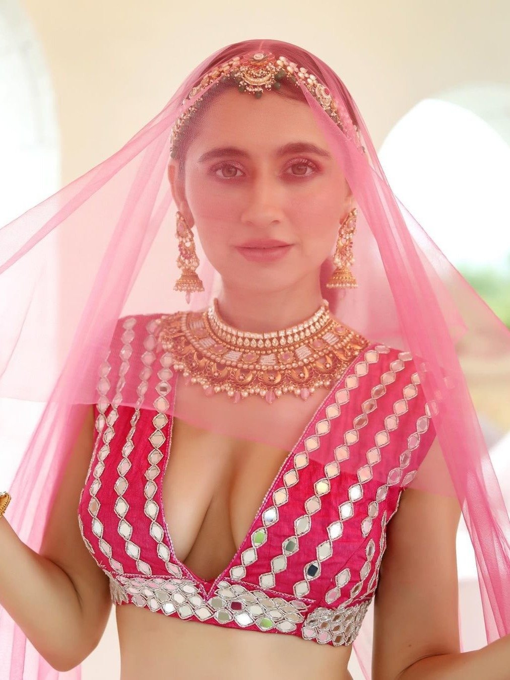 Urfi-কে টক্কর দিচ্ছেন SANJEEDA, দেখুন PHOTOS