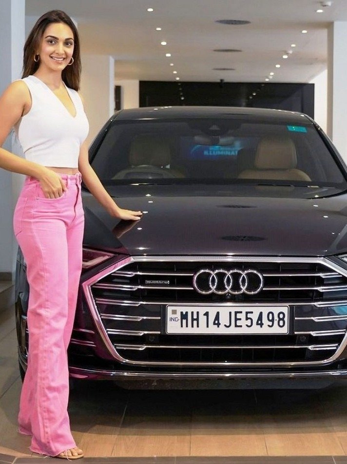 इन लग्जरी गाड़ियों की मालकिन हैं बॉलीवुड एक्ट्रेसेस