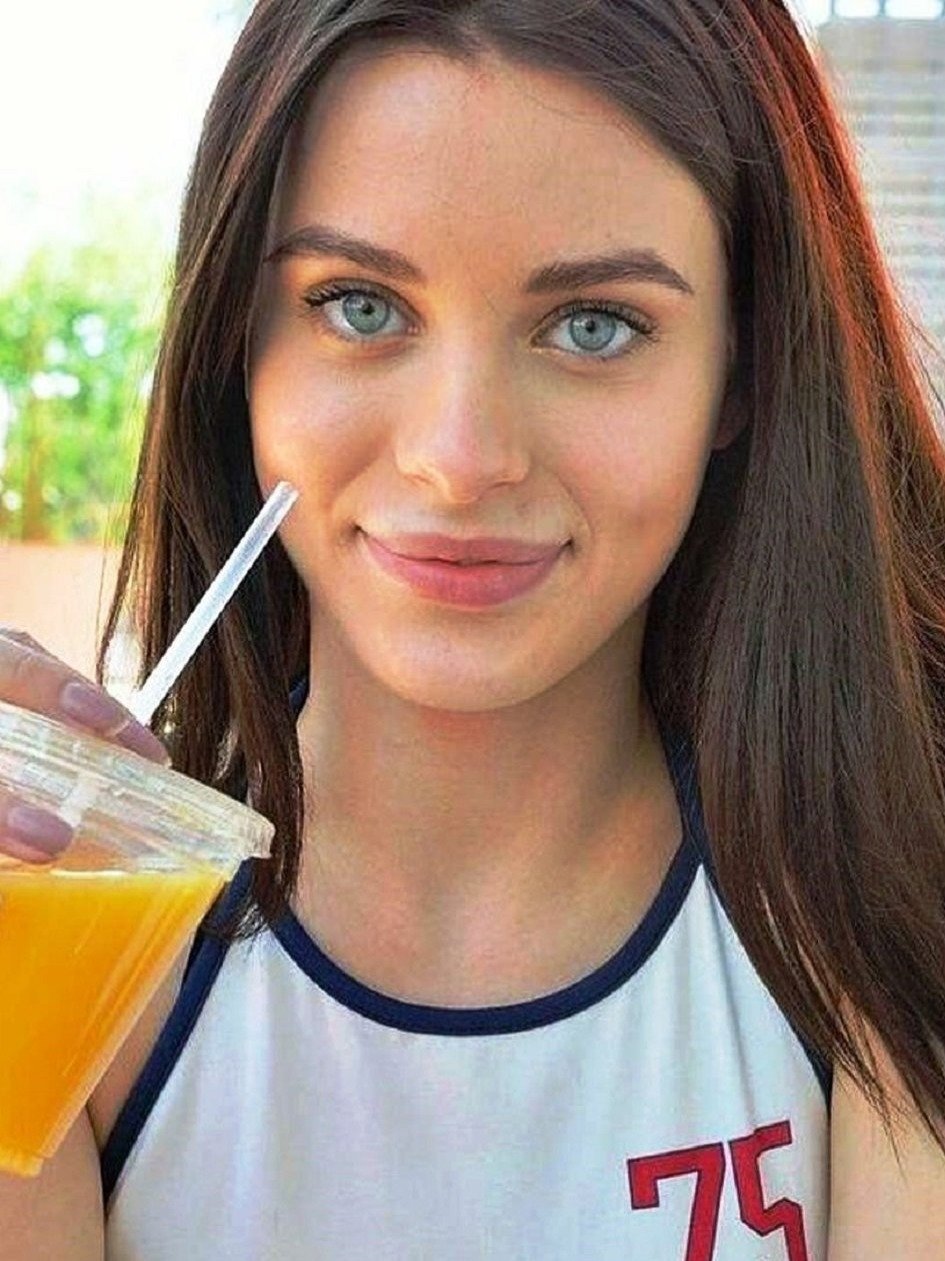 पोर्न छोड़ा, कोई हाउसवाइफ बनी तो कोई सिंगर! 